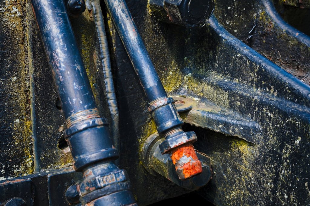 how to find a vacuum leak without a smoke machine