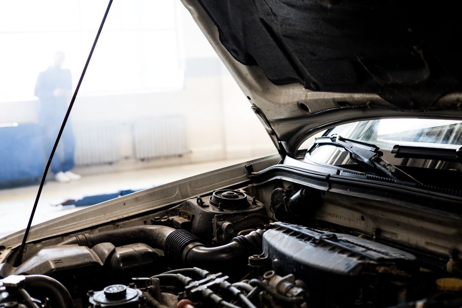 detailed tune up inspection mechanic engine bay